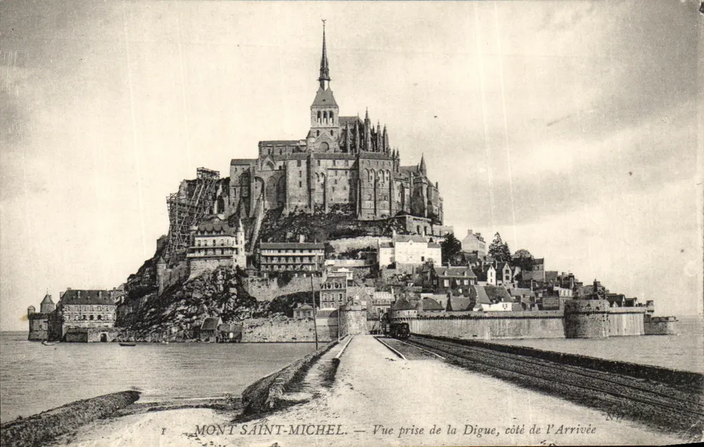 Mont Saint-Michel — Ansicht vom Digue, Seite der Ankunft — N.D. (Verlag nicht identifiziert) - Vorderseite