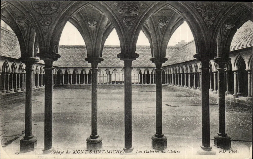 Abbazia di MONT SAINT-MICHEL — Le Gallerie del Cloître — ND Phot. - Recto