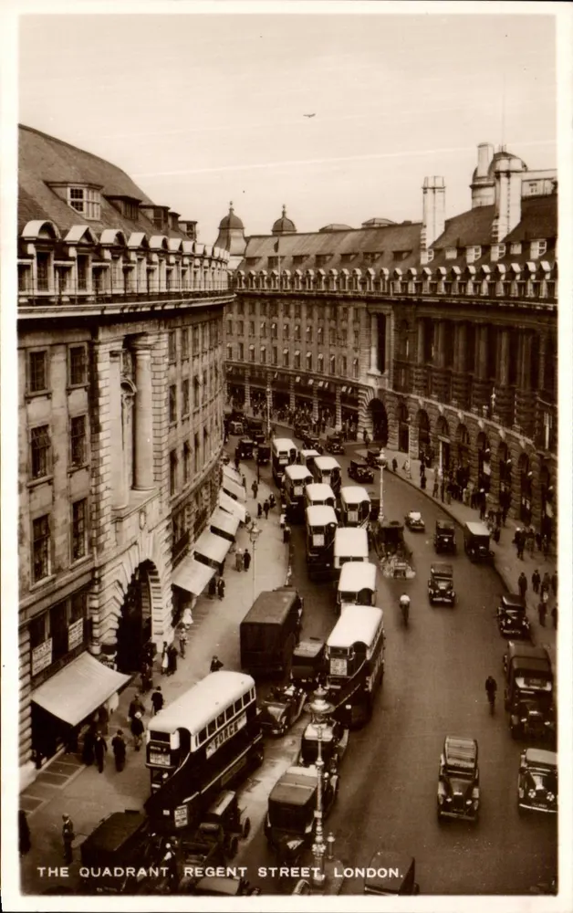 The Quadrant, Regent Street, Londres — vista aérea — British Production - Frente