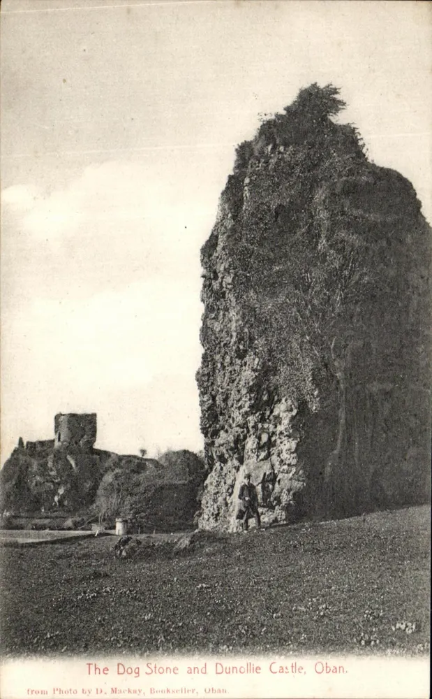 Der Dog Stone und Schloss Dunollie, Oban — Foto von D. Mackay, Buchhändler, Oban - Vorderseite