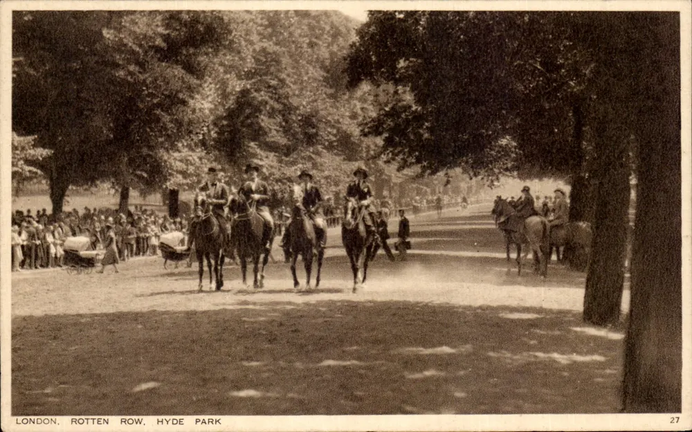 Rotten Row, Hyde Park — Londres — Editora: Photochrom Co. Ltd. - Frente