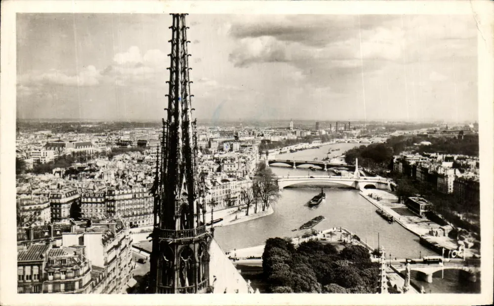 Paris — Panoramablick von der Notre-Dame — Éditions d'Art 'Yvon' Paris - Vorderseite