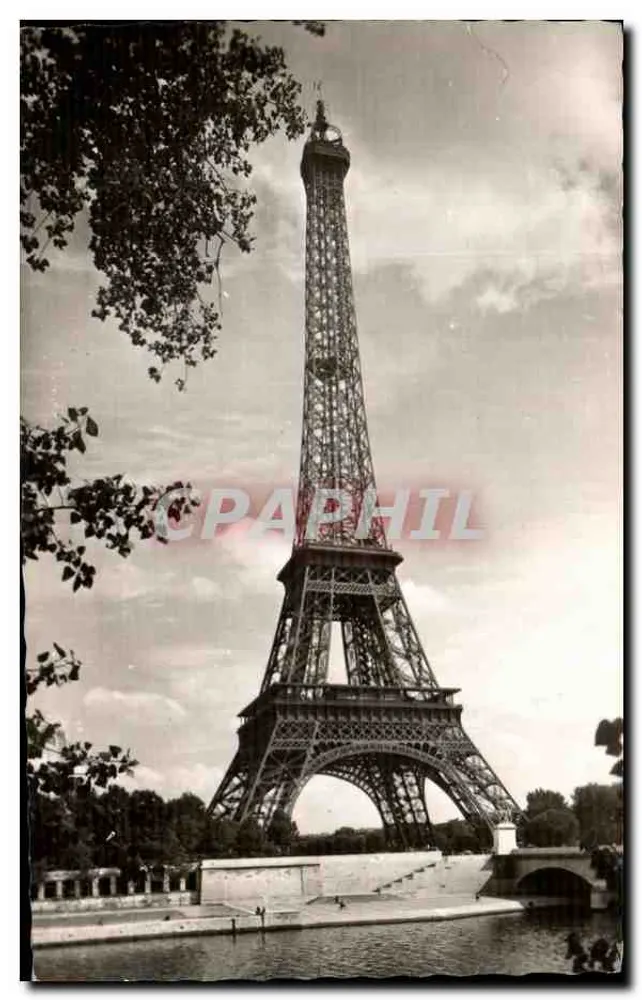 La Tour Eiffel — vue depuis la Seine — Éditions U.A.T. Paris - Frente