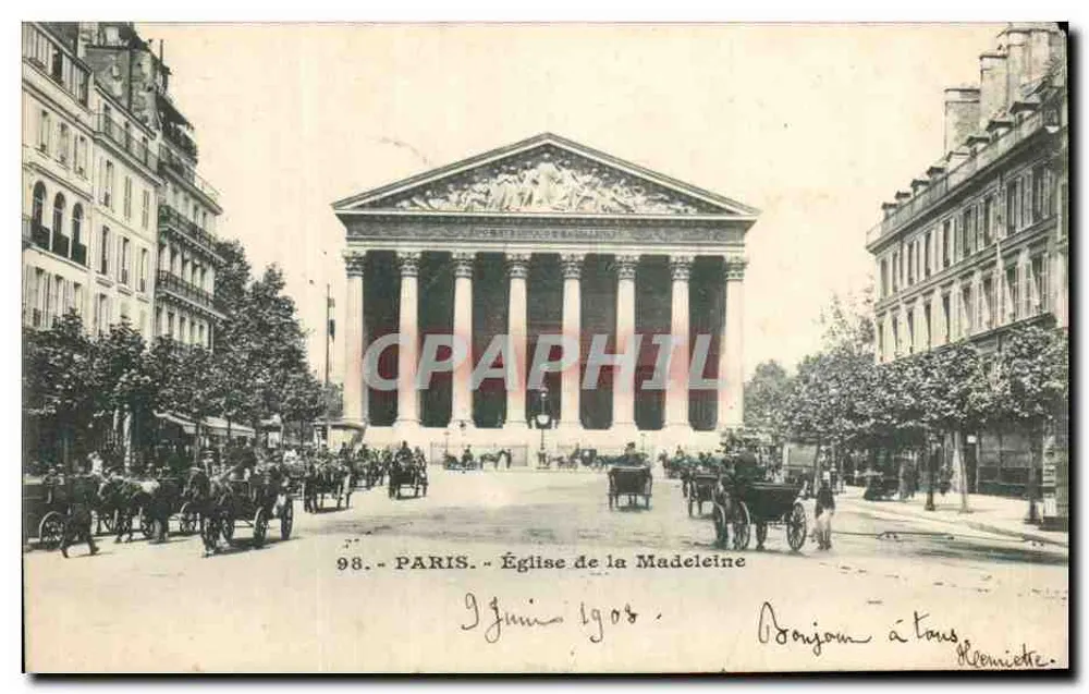 Paris - Igreja da Madeleine — vista da fachada clássica com carruagens a cavalo — n°98 - Frente