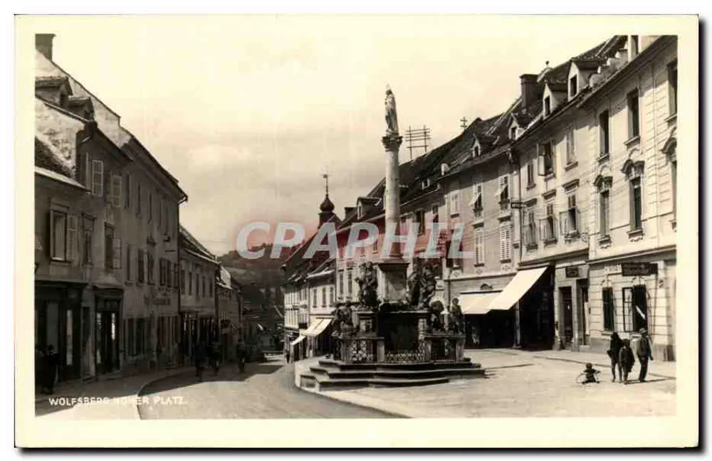 Wolfsberg, Hofer Platz — praça central com fonte monumental — editor Walter Kramer, Alpenländischer Postwertwarenverlag, Graz - Frente