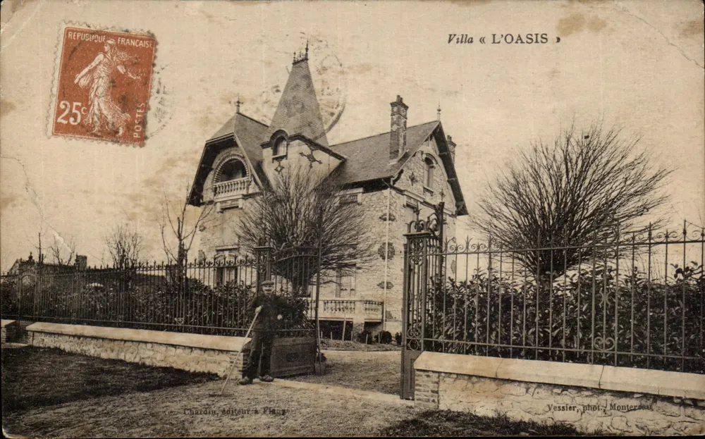 Villa « L'OASIS » — maison de style éclectique avec grille en fer forgé — Chardin, éditeur à Figeac - Frente