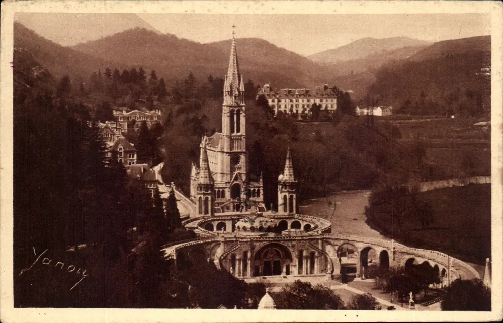 Die Basilika vom Schloss-Fort aus gesehen — Lourdes — Verlag Yanou - Vorderseite