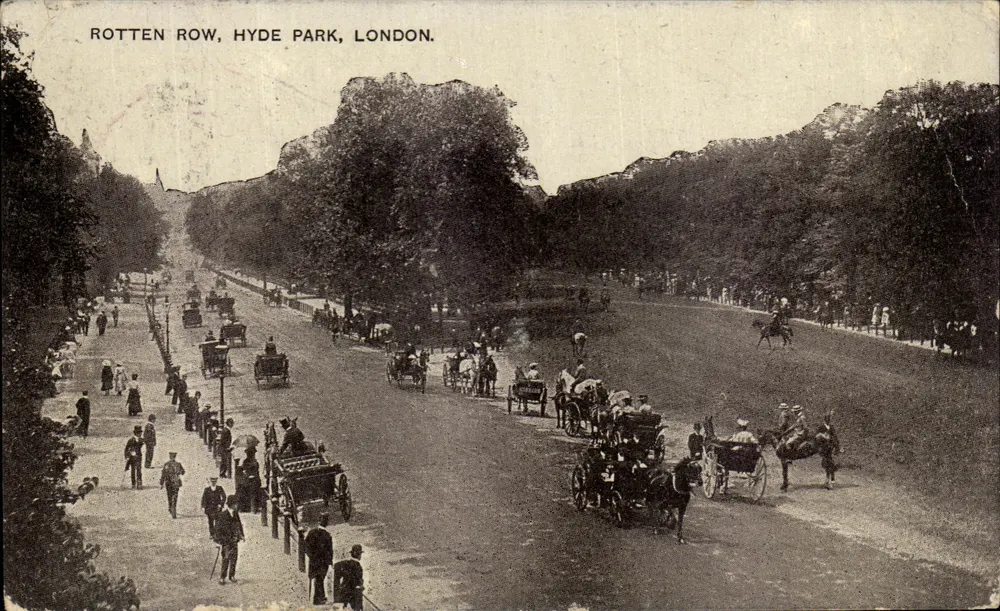 Rotten Row, Hyde Park, London — vue animée avec calèches et cavaliers — éditeur The Auto-Photo Series - Frente
