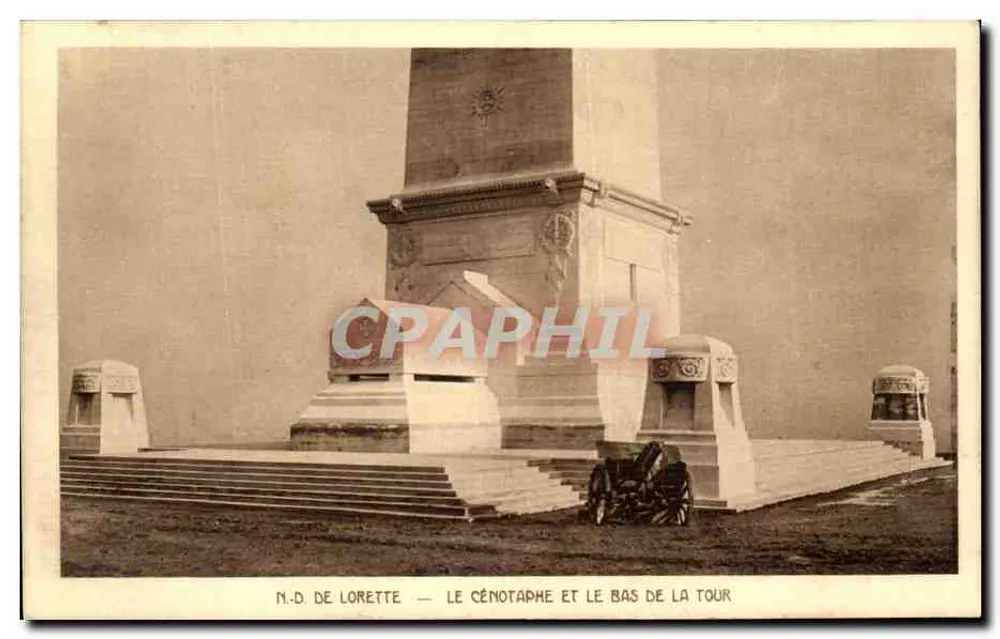 Notre-Dame de Lorette — Der Denkmal und die Basis der Turm - Vorderseite