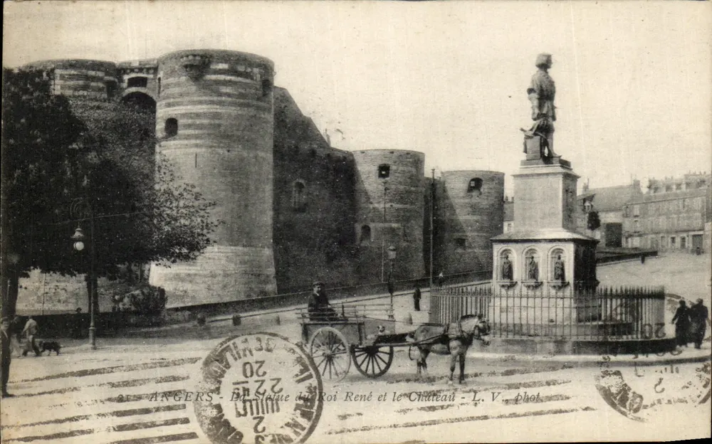 Angers — Statue du Roi René et le Château — L. V. phot. - Frente