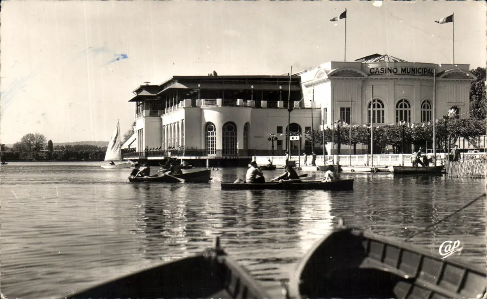 Remo no lago — Casino Municipal — Editor Cap - Frente