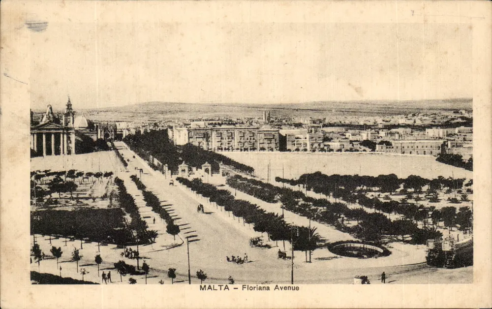 Malta — Avenue van Floriana — panoramisch uitzicht met onbekende uitgever en serie-nummer 7 - Voorkant