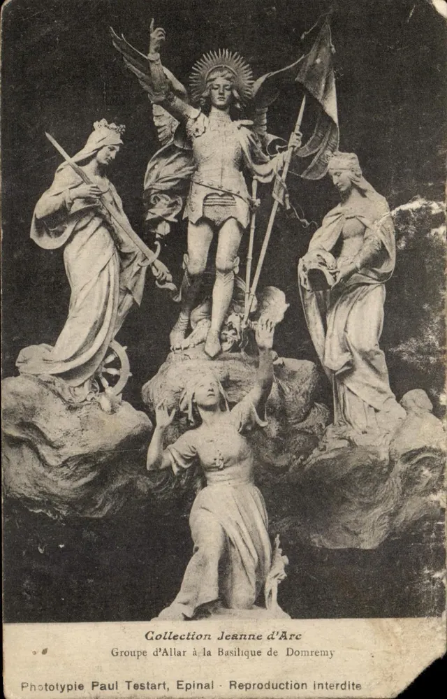 Gruppe d'Allar an der Basilika von Domrémy — Statue der Jeanne d'Arc umgeben von drei Figuren, Verlag Phototypie Paul Testart, Epinal - Vorderseite