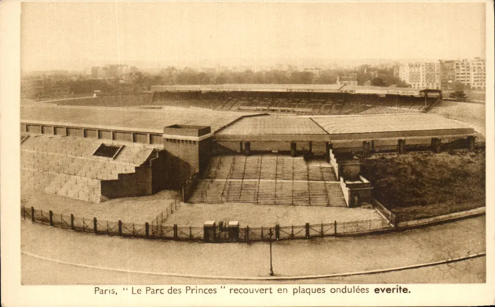 Paris, 'Le Parc des Princes' — mit wellenförmigen Everite-Platten belegt — Imprimerie Vaugirard, Paris - Vorderseite