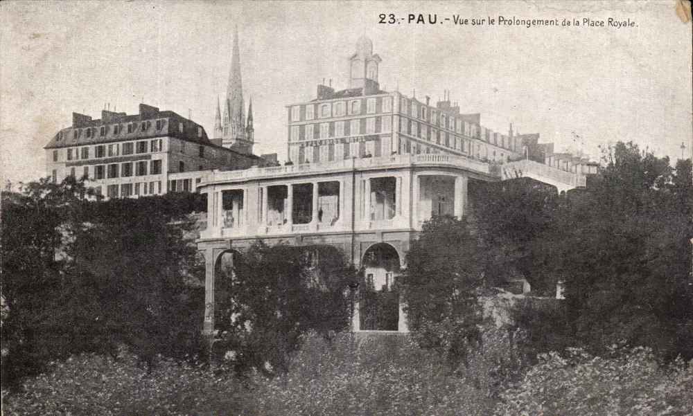 Pau — Ansicht des Verlängertes der Königlichen Platz — anonymer Verleger, Nr. 23 - Vorderseite