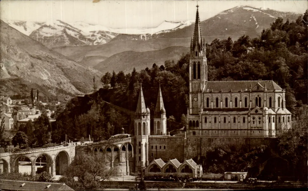 Lourdes — A Basílica — Editor LL, n° 196 - Frente