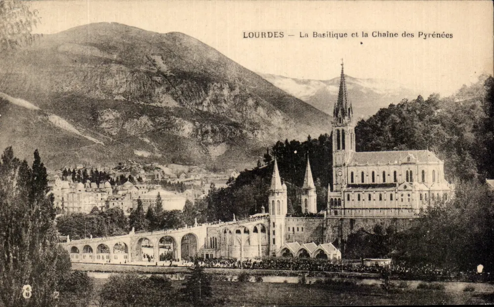 Lourdes — Die Basilika und die Pyrenäen — Éd. CARRIÈRES CATHOLIQUES - Vorderseite