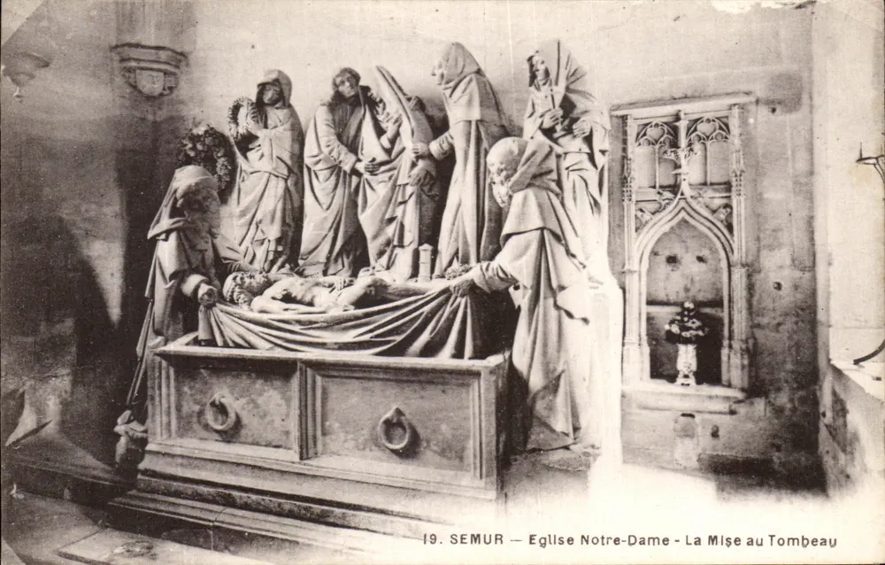 Semur - Kirche Notre-Dame - Die Beisetzung im Sarg - Vorderseite