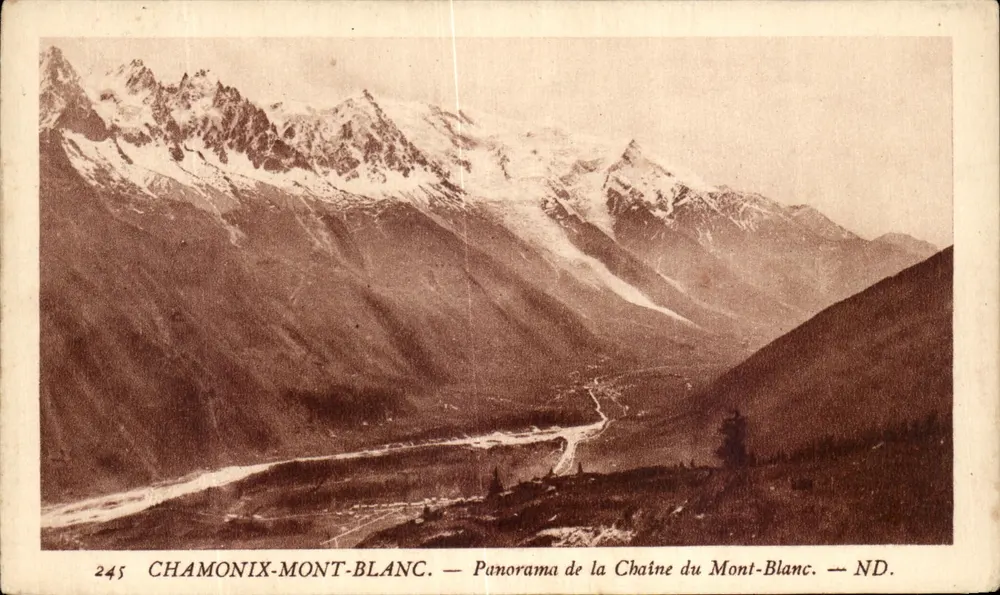 Chamonix-Mont-Blanc — Panorama der Mont-Blanc-Kette — ND. - Vorderseite