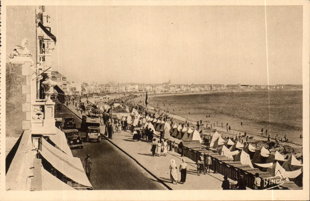 Les Sables-d'Olonne — A Praia — Editor Bince - Frente