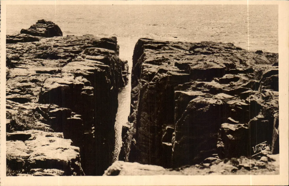 Les Sables d'Olonne — Der Puits d'Enfer Schlund — Verlag Nardoi - Vorderseite