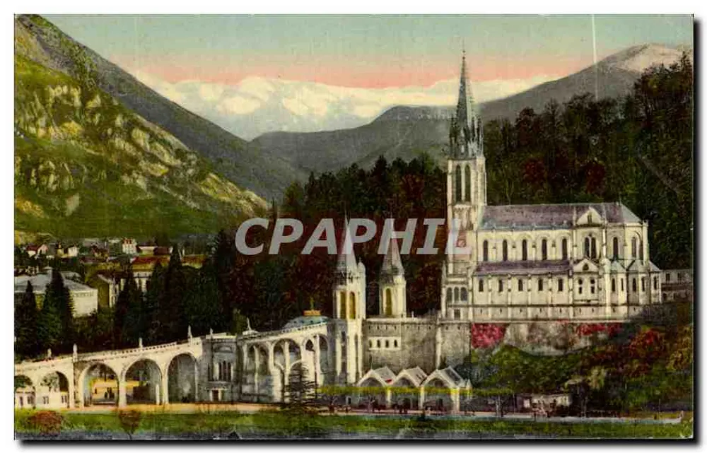 Lourdes — Die Basilika und die Berge — Photo Editions Quemut (H.P.) - Vorderseite