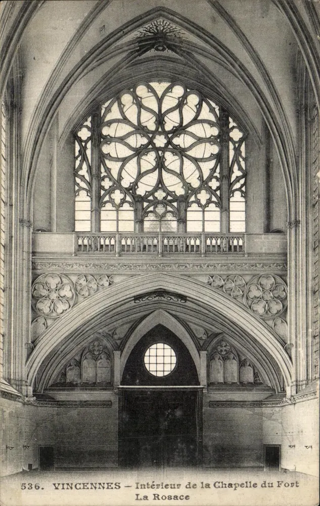 Vincennes — Innenansicht der Kapelle des Forts, La Rosace — J.°A photo-édit Vincennes, Nr. 536 - Vorderseite