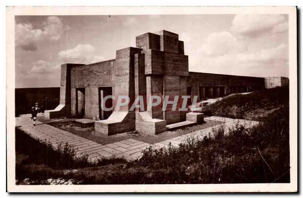 Monument der Baionetten-Schützengraben — Thiaumont, nahe Douaumont — Edition Verdun - Vorderseite