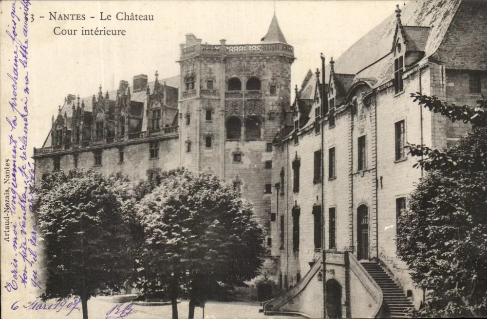 NANTES - O Castelo — Cour intérieure — Arnaud-Nezais, Nantes, n°3 - Frente