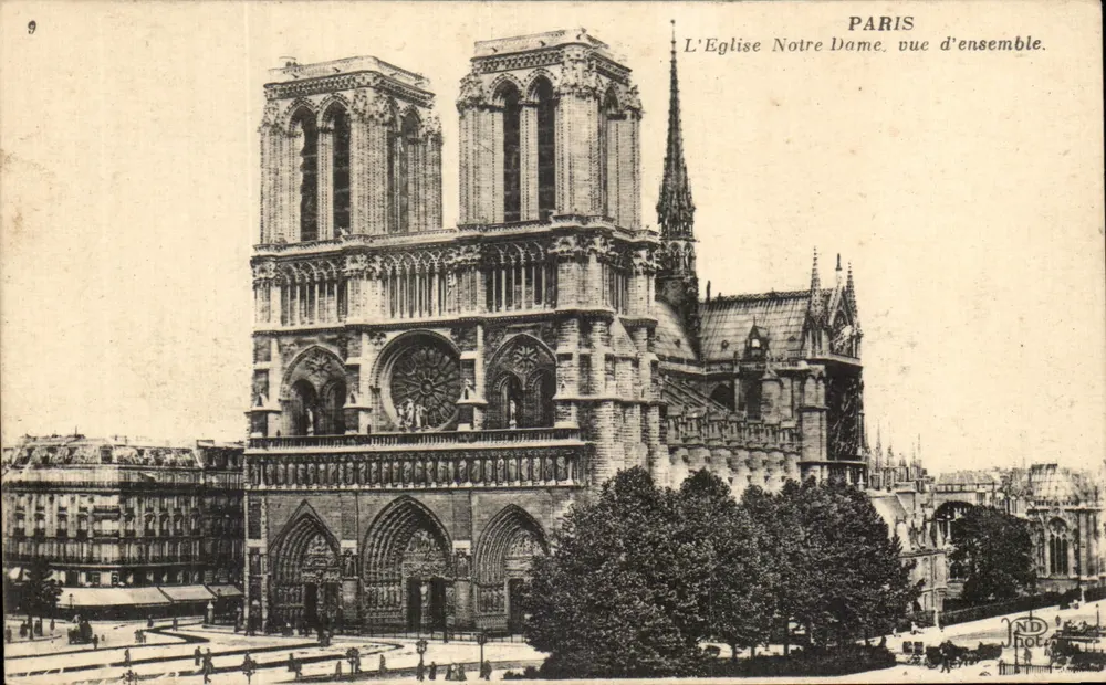 Parigi — La Chiesa di Notre-Dame, vista generale — IND Fot. - Recto