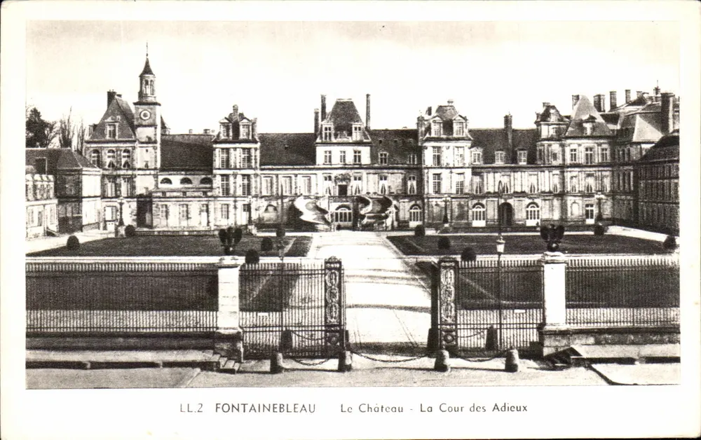 Fontainebleau — Das Schloss - Die Cour des Adieux — LL.2 - Vorderseite