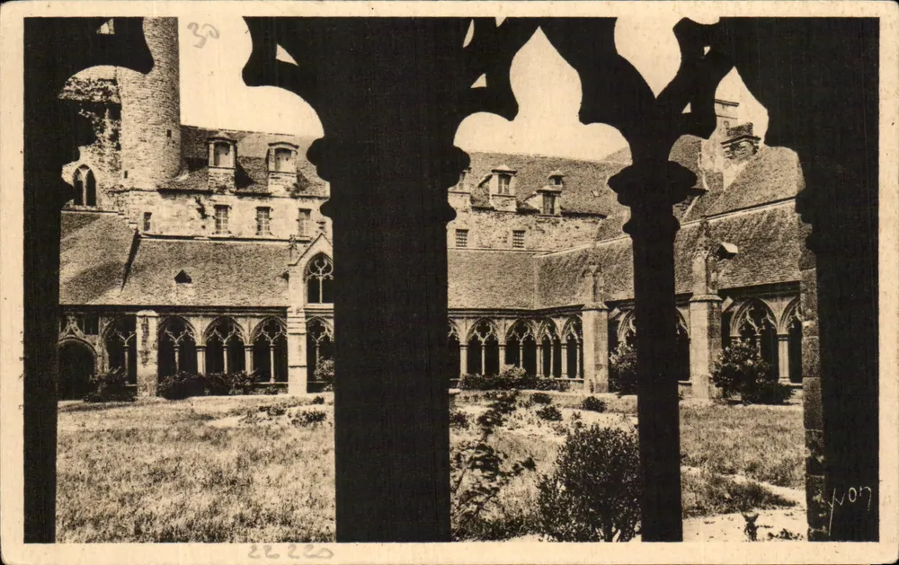 O Cloître (1461) — Tréguier, Côtes-du-Nord — Éditions d'Art Yvon, Paris - Frente