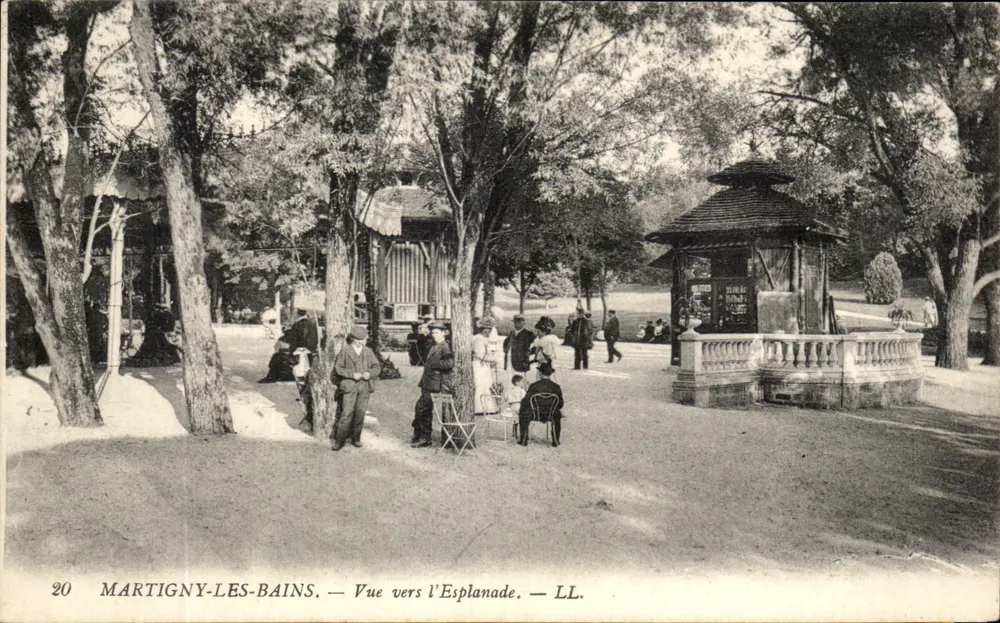Martigny-les-Bains — Uitzicht richting de Esplanade — LL. — n°20 - Voorkant