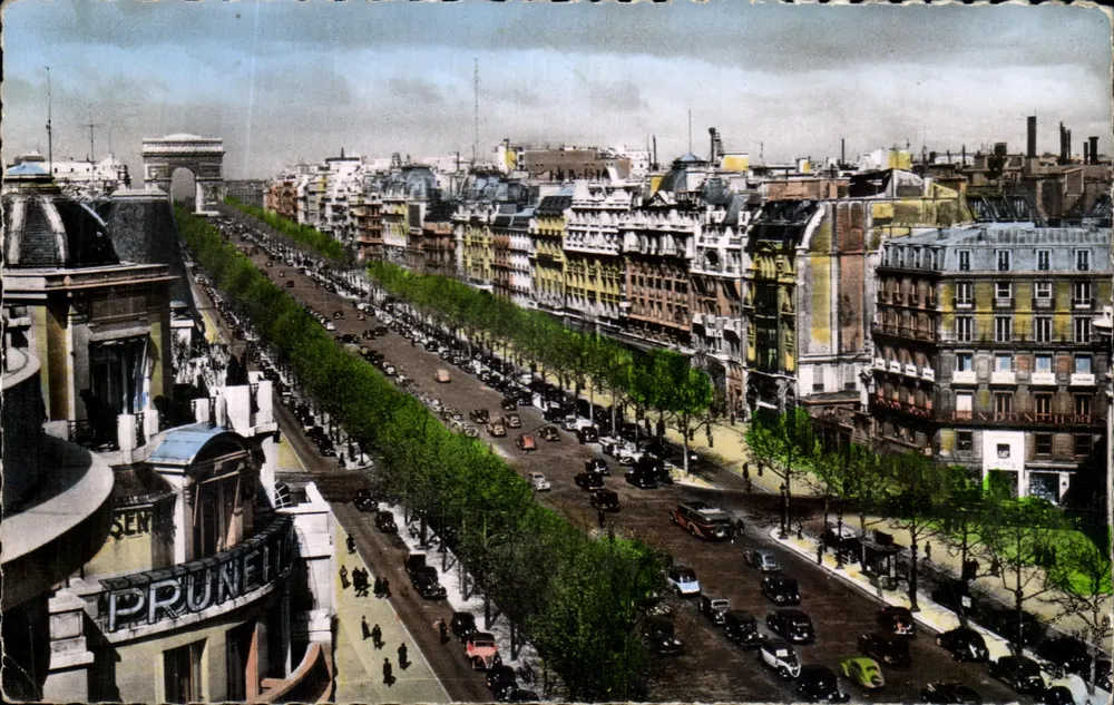 Paris — Avenida dos Campos Elísios — vista geral — E.U.L. & U.A.T. 27, rue de Valois, Paris - Frente