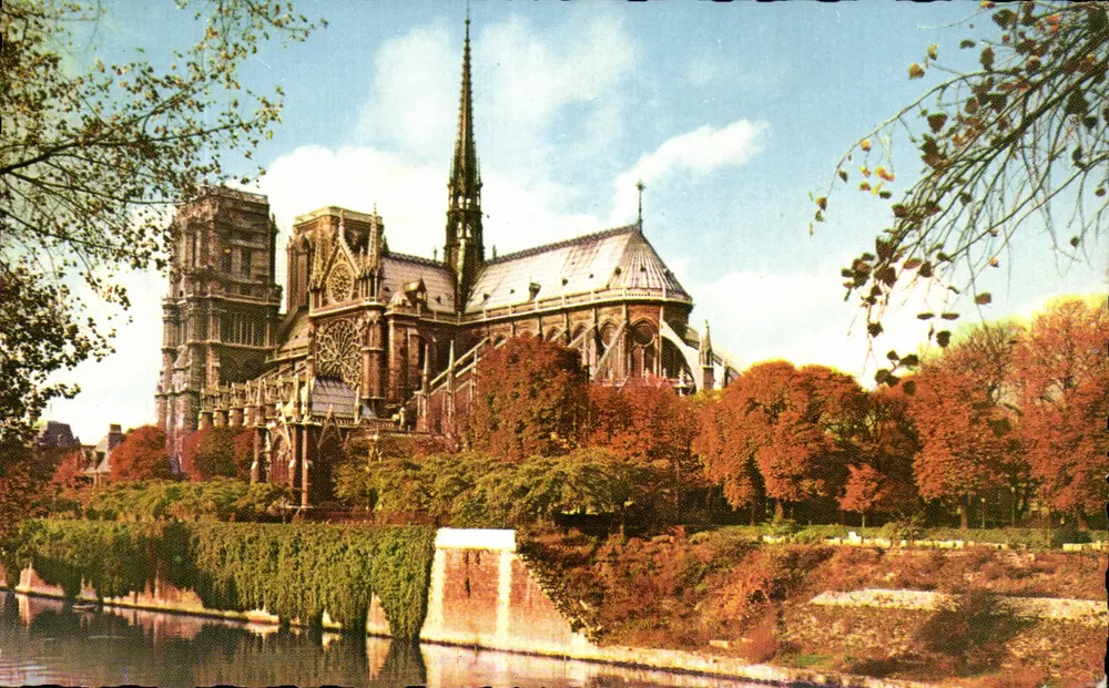 Notre-Dame de Paris — A Abside — Alfacolor - Frente
