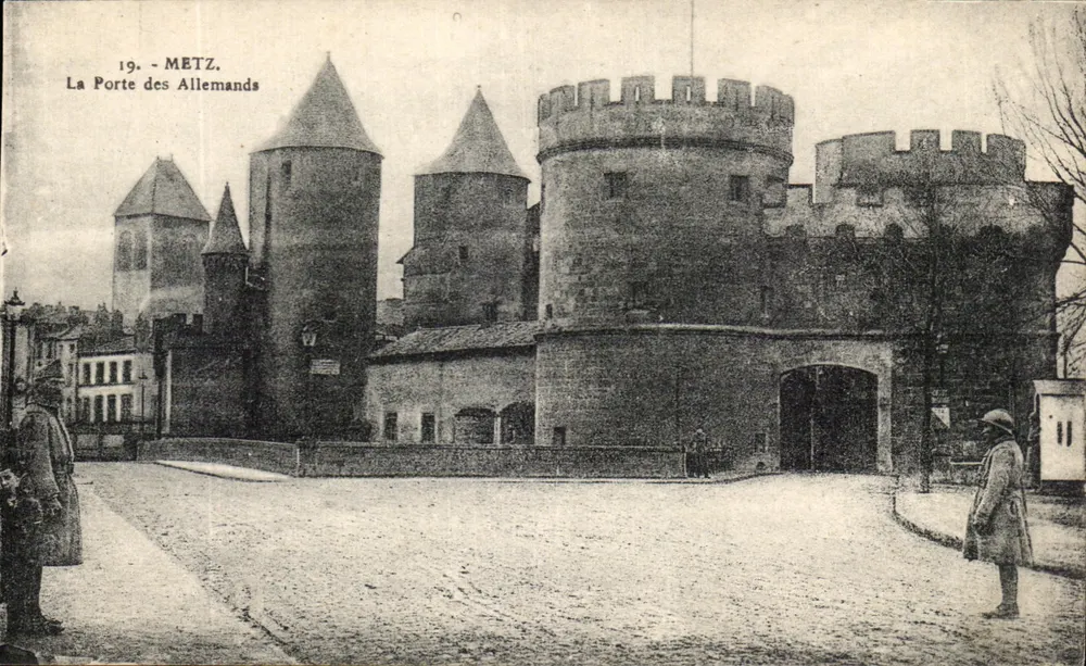 Metz — La Porte des Allemands — Verlag E. Weber - Metz, Nr. 19 - Vorderseite