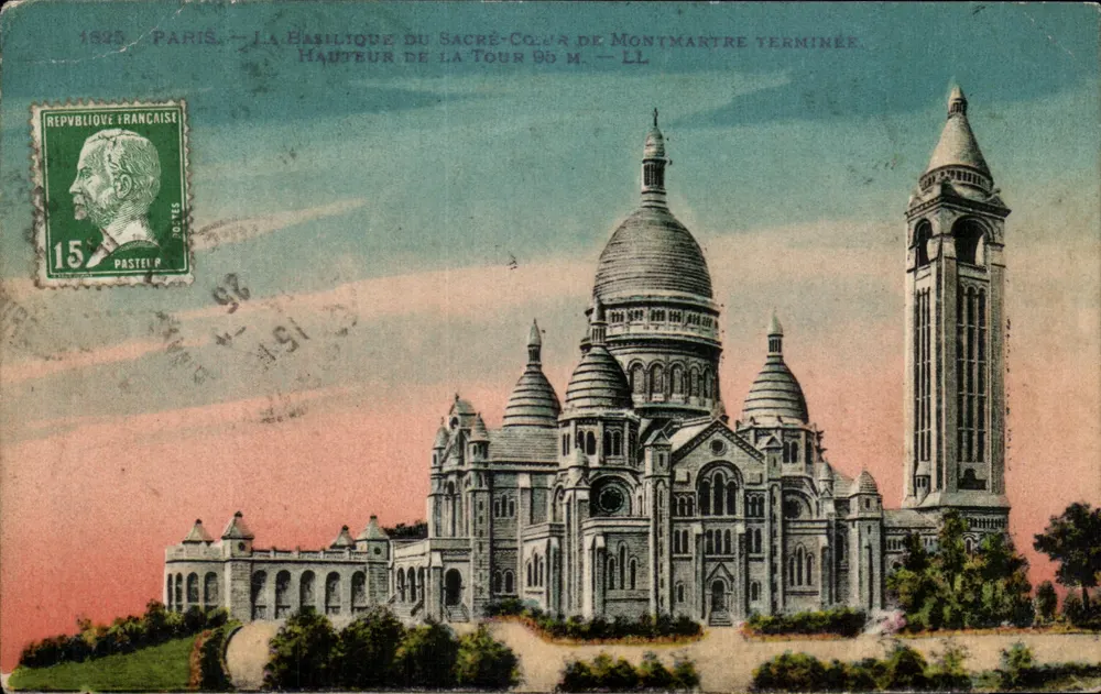 Paris — Die Basilika des Heiligen Herzens von Montmartre fertiggestellt — Höhe der Turm 96 m. — LL - Vorderseite