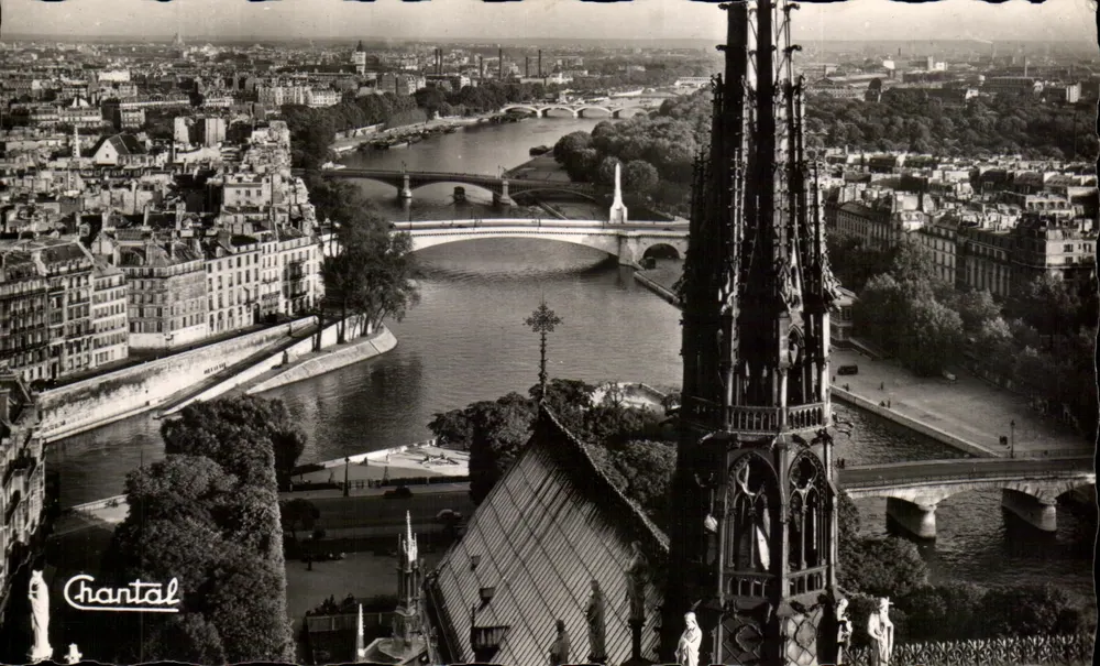 Paris — A Flecha da Notre-Dame — Edições Chantal, n°127 - Frente