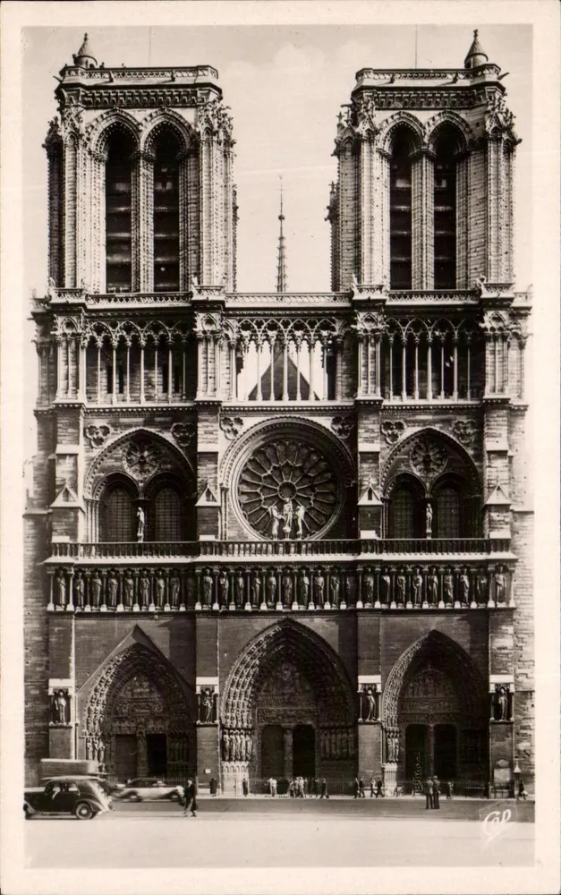Notre-Dame de Paris — vista da fachada — editor G.P. - Frente
