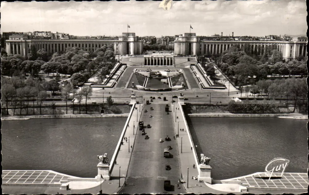 Paris - Die Brücke von Iéna und das Palais de Chaillot — Verleger GUY, Nr. 3230 - Vorderseite