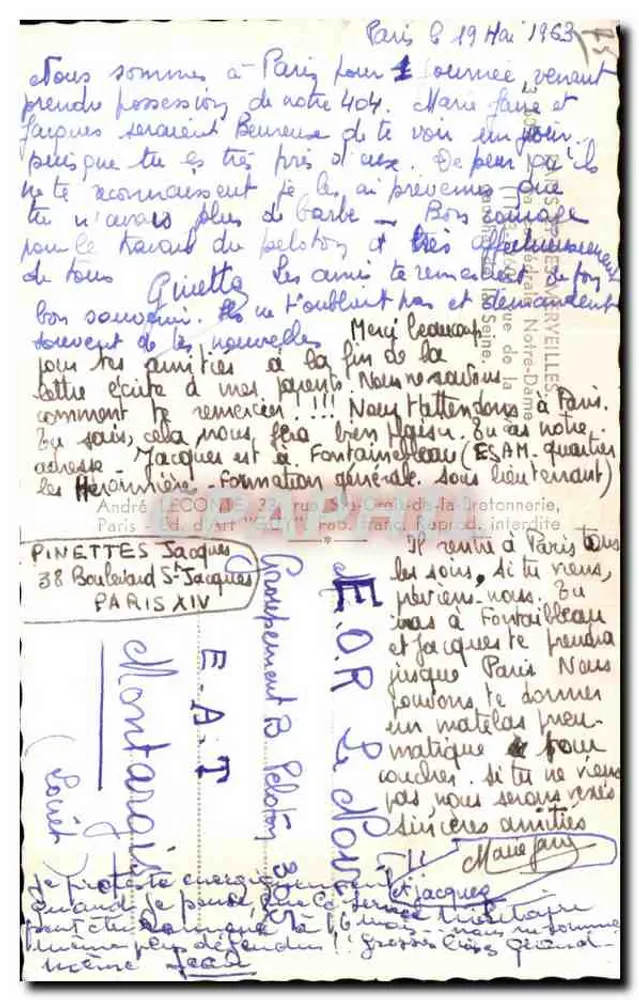 Notre-Dame de Paris — vista com quiosque de souvenirs — editor Graphil, número de série não visível - Verso