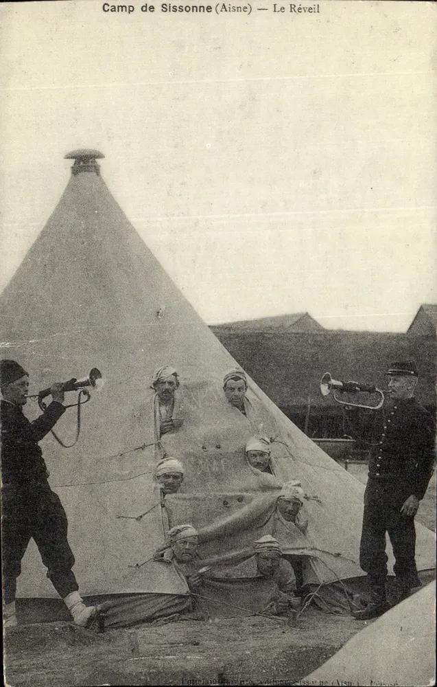 Campo de Sissonne (Aisne) — O Despertar — Edições de l'Aisne - Frente