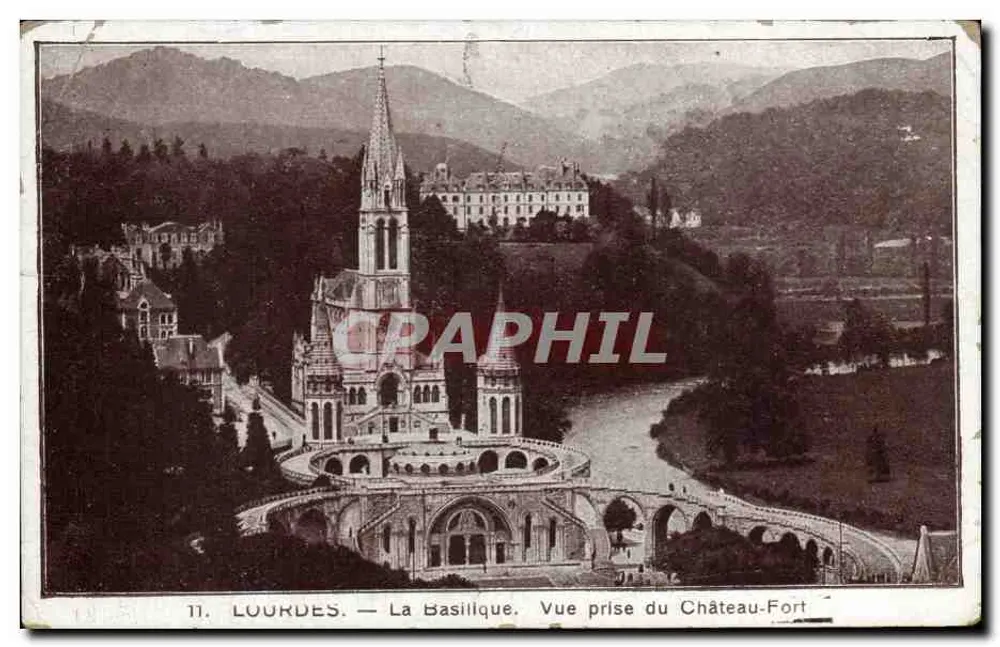 LOURDES — Die Basilika. Ansicht vom Château-Fort — Verlag L. G. B. n°11 - Vorderseite