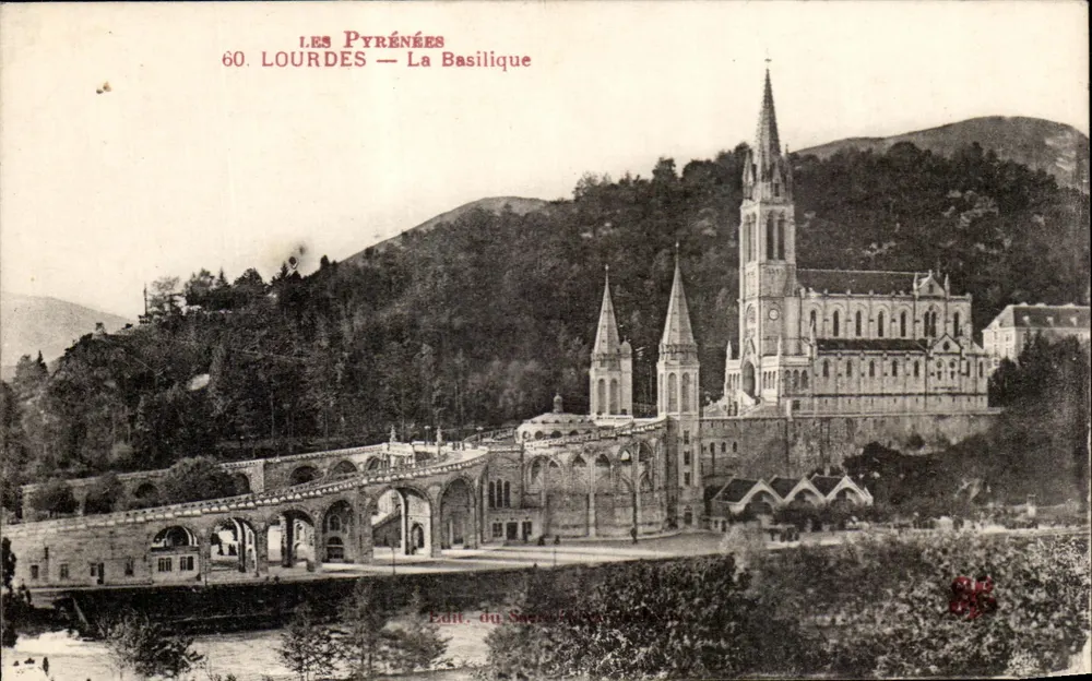 Lourdes — A Basílica — Édit. do Sagrado Coração - Frente