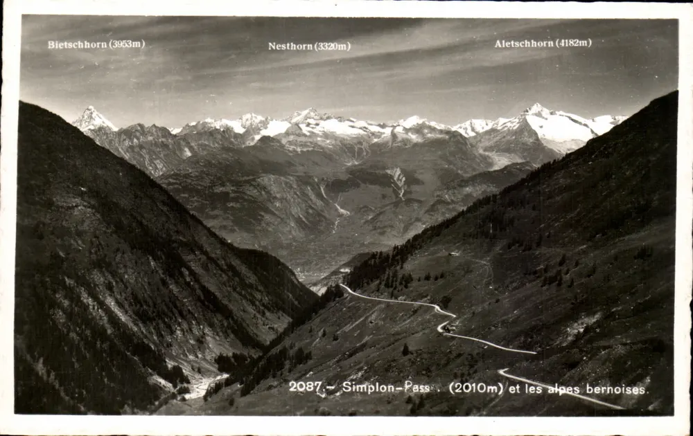 Passo Simplon (2010m) e as Alpes Bernoises — vista panorâmica — Sociedade Gráfica Neuchâtel - Frente