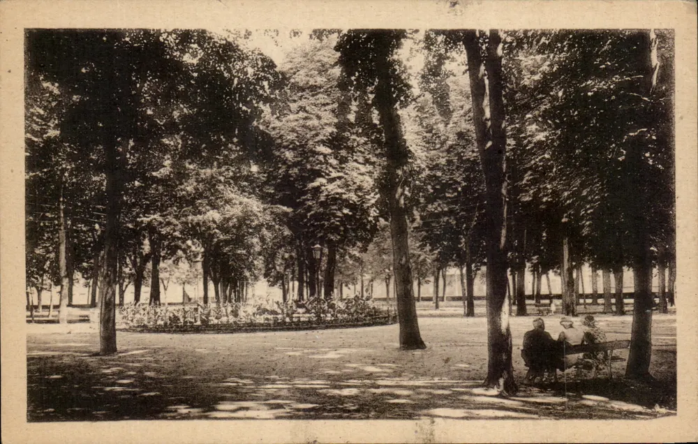 Nevers — O Parque — Editor: Cie des Arts Photomécaniques, Paris - Frente