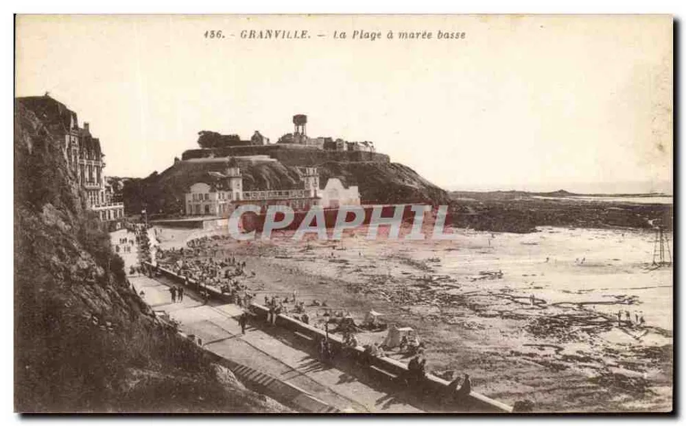 Granville — A Praia com maré baixa — Granville - Frente