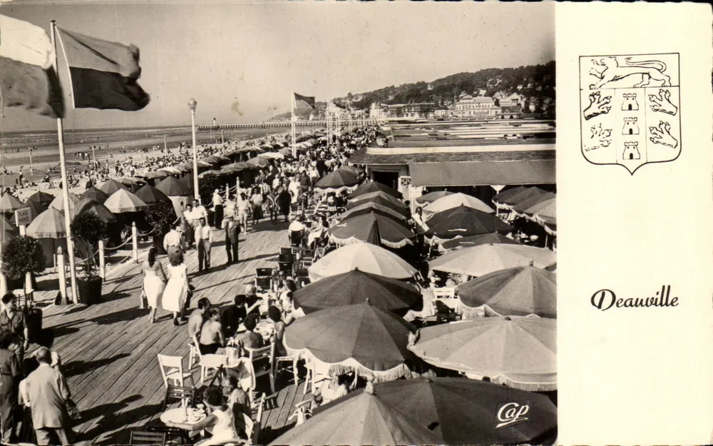 Deauville — Praia Florida e Promenade — Cap - Frente