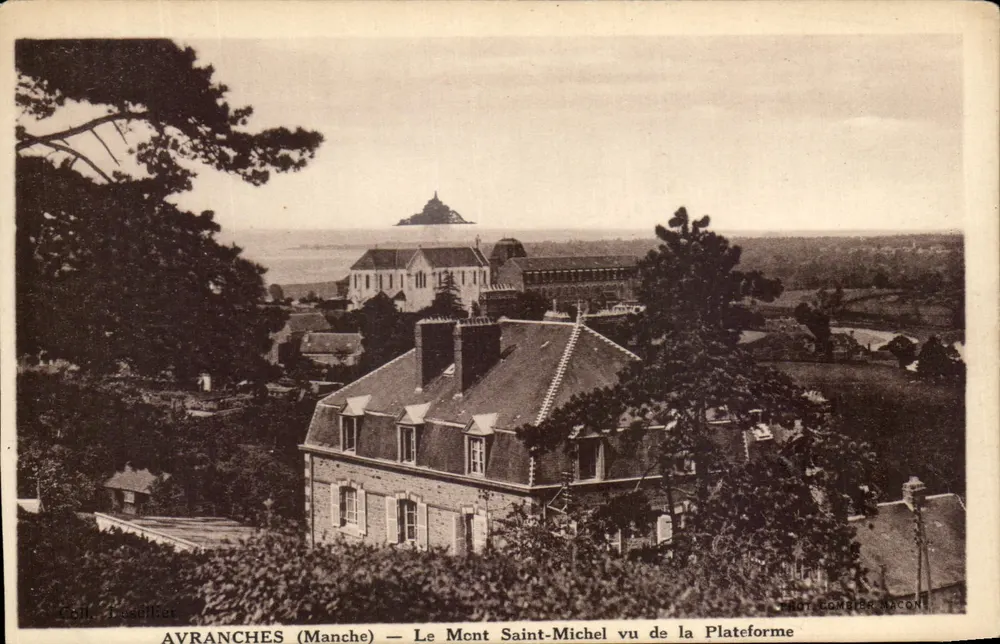 AVRANCHES (Manche) — A Vista do Monte Santo Michel da Plataforma — PROT. COMBIER MACON - Frente