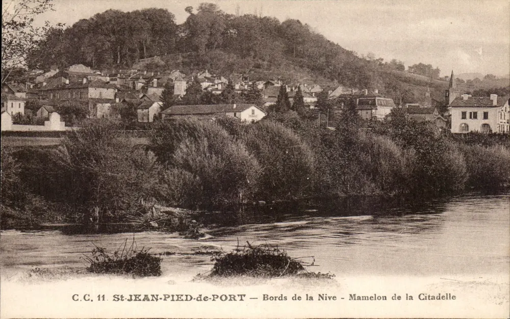 St-Jean-Pied-de-Port — Ufer der Nive — Mamelon der Citadel — C.C. 11 - Vorderseite